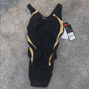 speedo one piece swimsuit